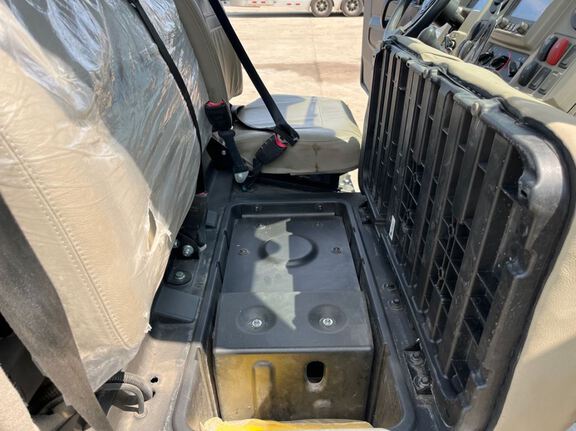 2024 John Deere XUV835R ATV