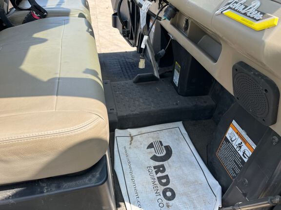 2024 John Deere XUV835R ATV