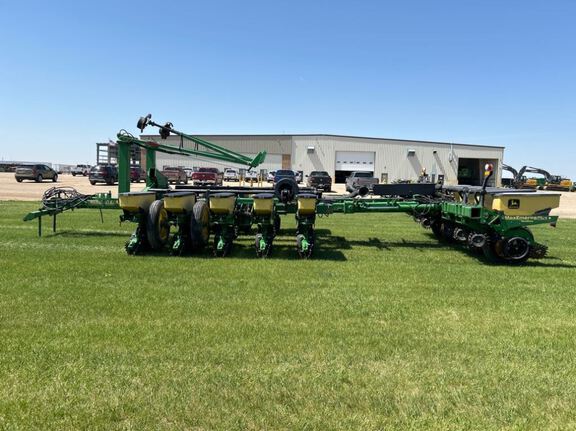 1997 John Deere 1770 Planter