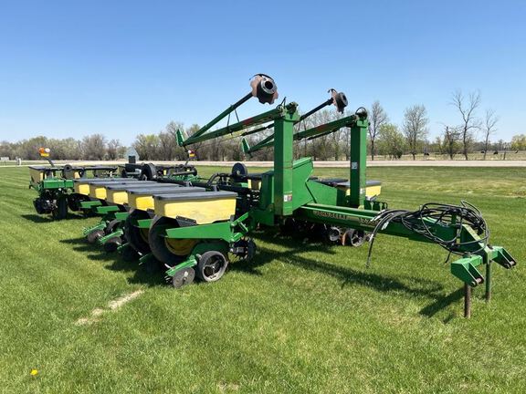 1997 John Deere 1770 Planter