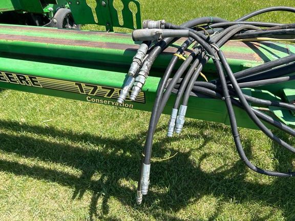 1997 John Deere 1770 Planter