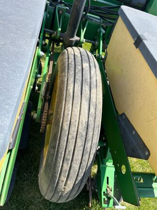 1997 John Deere 1770 Planter