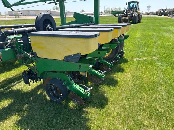 1997 John Deere 1770 Planter