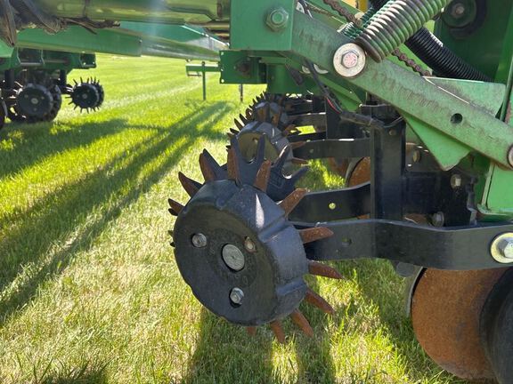 1997 John Deere 1770 Planter