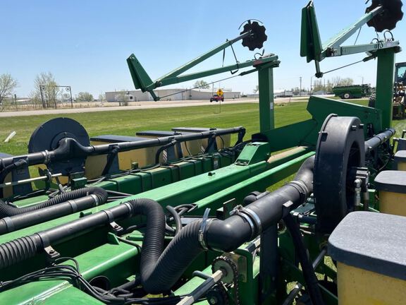1997 John Deere 1770 Planter