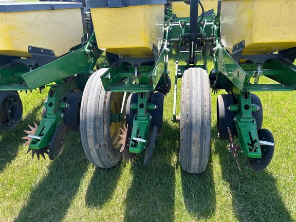 1997 John Deere 1770 Planter