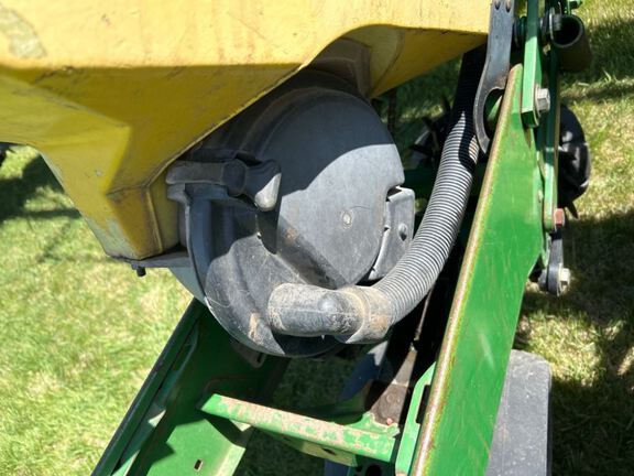 1997 John Deere 1770 Planter