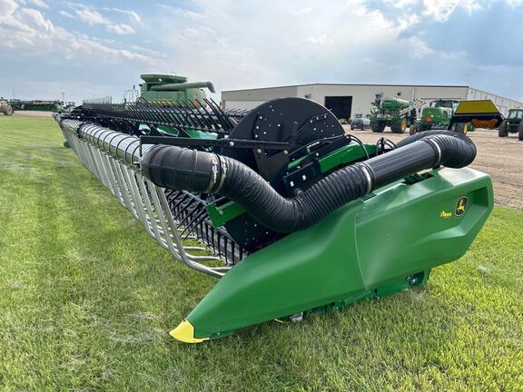 2024 John Deere RD45F Header Combine