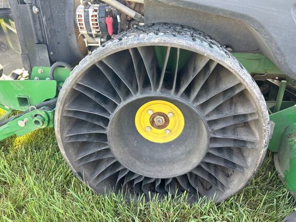 2022 John Deere Z997R Mower/Zero Turn