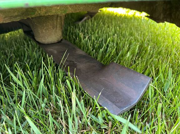 2022 John Deere Z997R Mower/Zero Turn