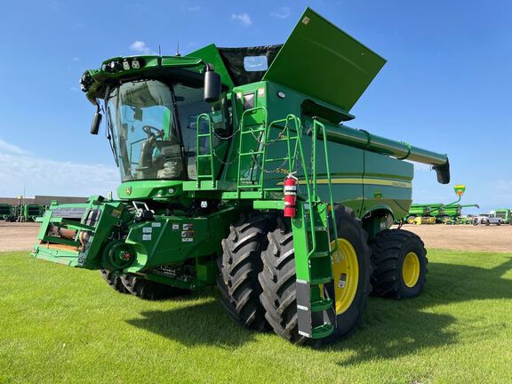 2024 John Deere S780 Combine