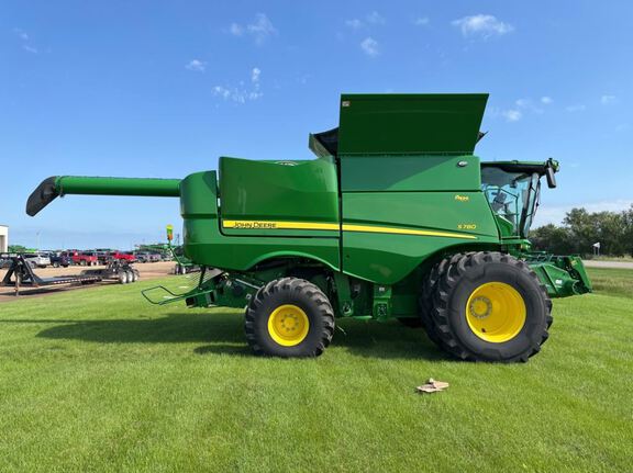 2024 John Deere S780 Combine