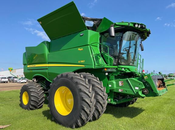 2024 John Deere S780 Combine