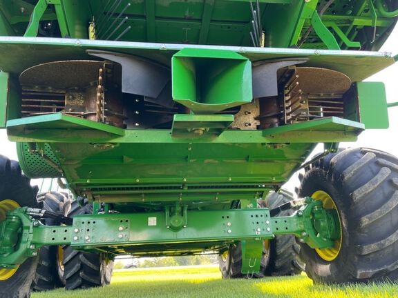 2024 John Deere S780 Combine