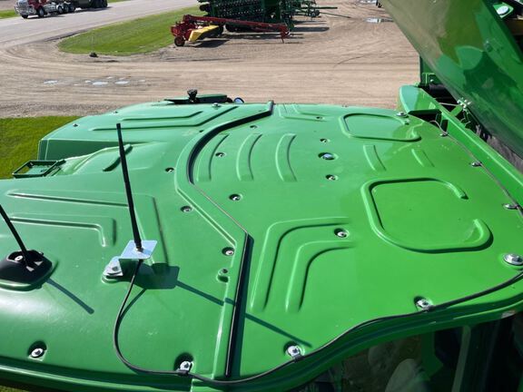 2024 John Deere S780 Combine