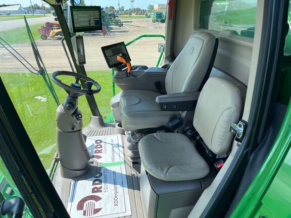 2024 John Deere S780 Combine