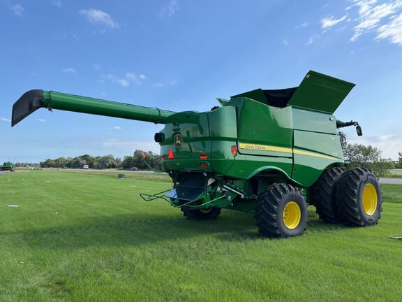 2024 John Deere S780 Combine