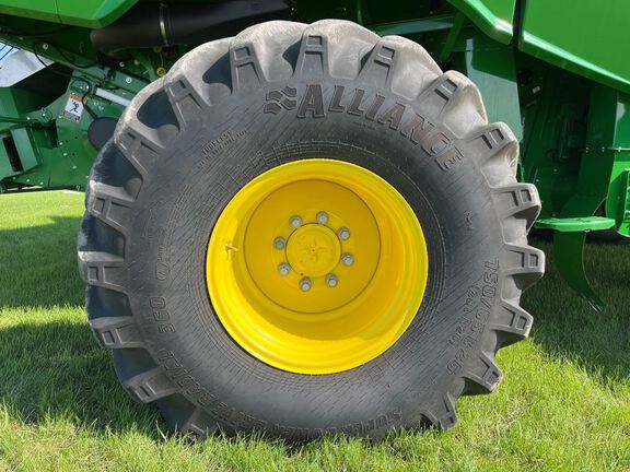 2024 John Deere S780 Combine