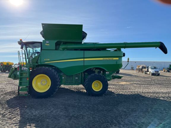 2020 John Deere S770 Combine