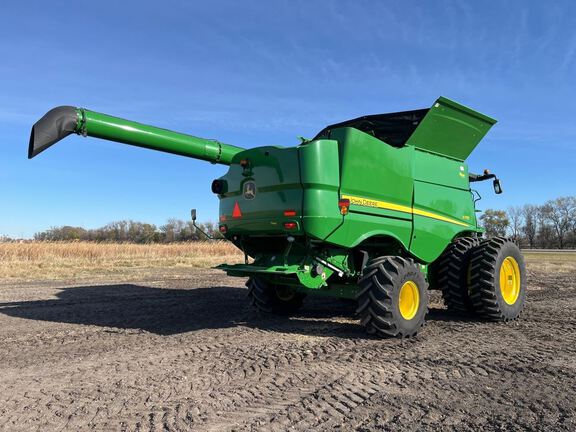 2020 John Deere S770 Combine