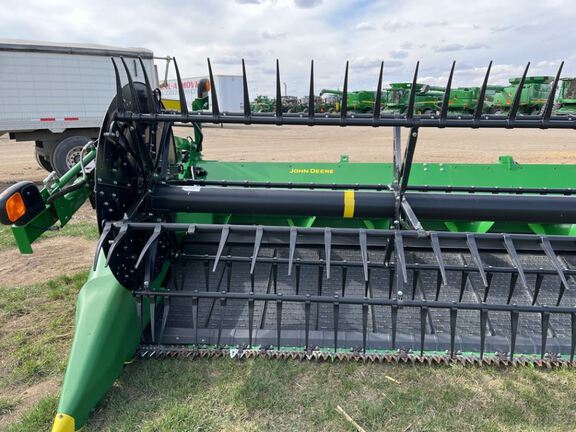 2021 John Deere HD40F Header Combine