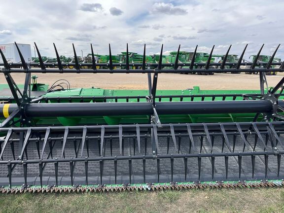 2021 John Deere HD40F Header Combine
