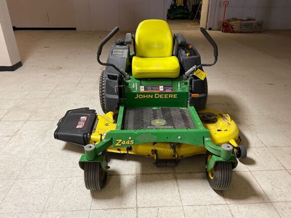 2013 John Deere Z445 Mower/Zero Turn