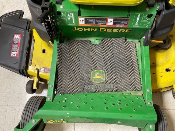 2013 John Deere Z445 Mower/Zero Turn