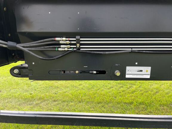 2013 MacDon FD75-D Header Combine