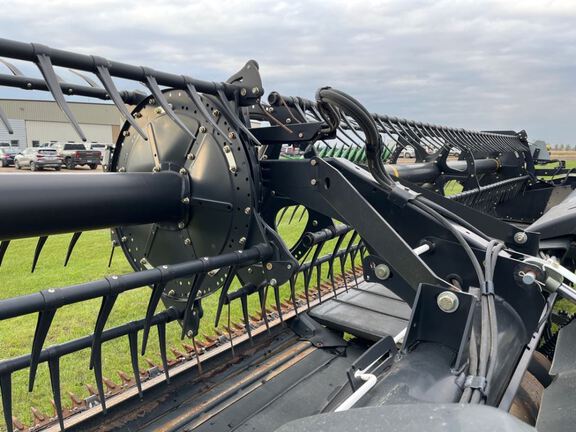 2013 MacDon FD75-D Header Combine