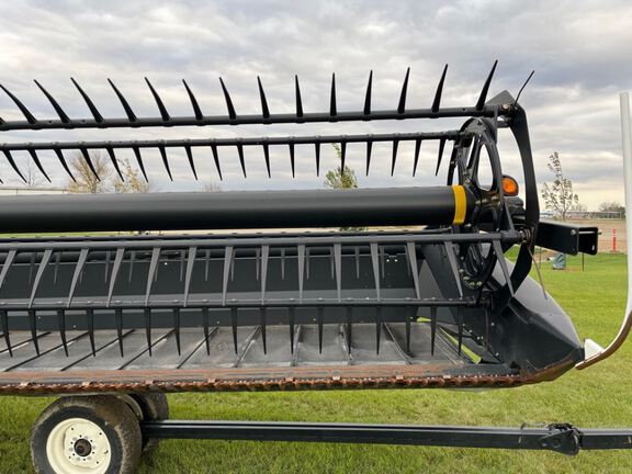 2013 MacDon FD75-D Header Combine