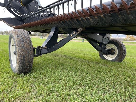2013 MacDon FD75-D Header Combine