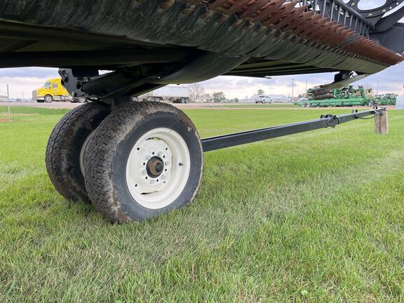 2013 MacDon FD75-D Header Combine
