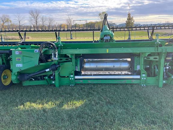 2025 John Deere HDF40 Header Combine