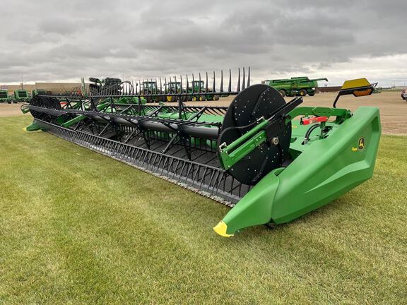 2025 John Deere HDF40 Header Combine