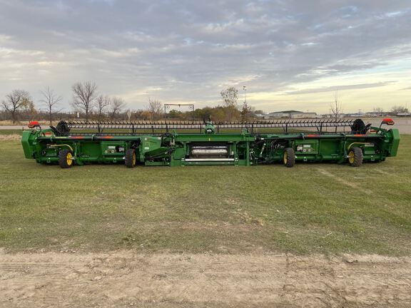 2025 John Deere HDF40 Header Combine
