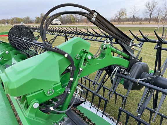 2025 John Deere HDF40 Header Combine