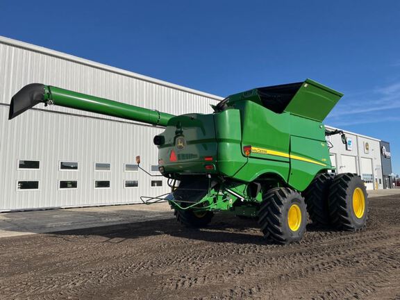 2023 John Deere S780 Combine