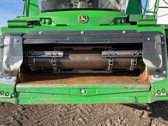 2023 John Deere S780 Combine