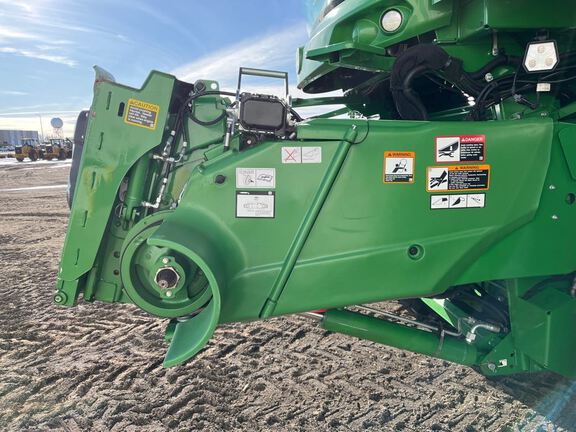 2023 John Deere S780 Combine