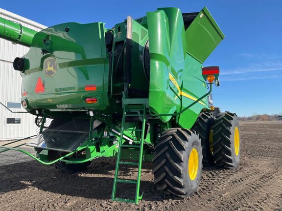 2023 John Deere S780 Combine