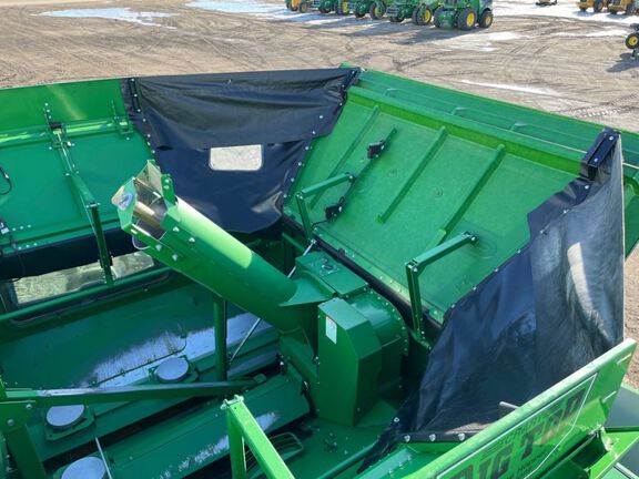 2023 John Deere S780 Combine