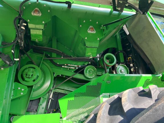 2023 John Deere S780 Combine