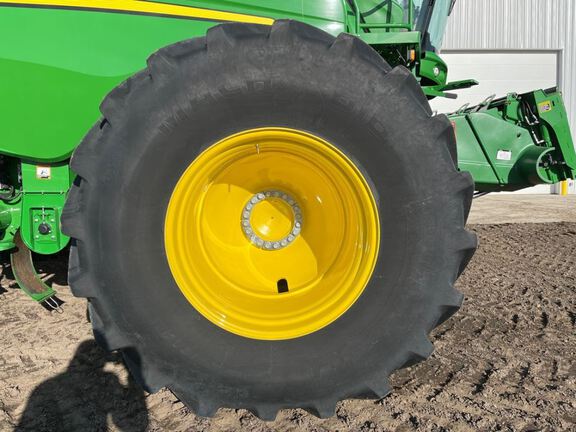 2023 John Deere S780 Combine