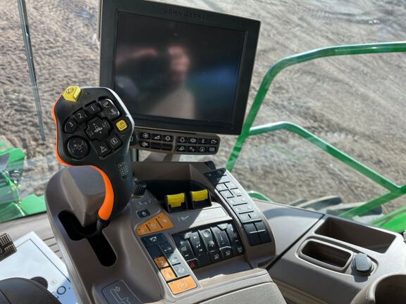 2023 John Deere S780 Combine