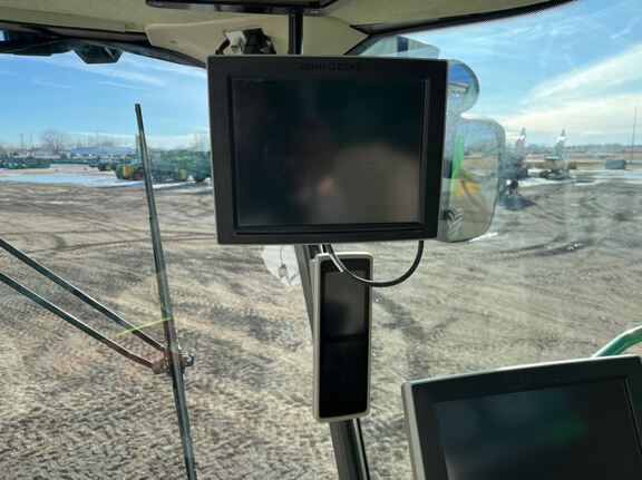 2023 John Deere S780 Combine