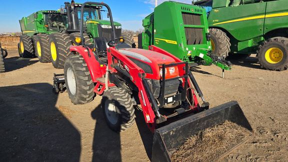 2011 McCormick X10.40H Tractor Compact