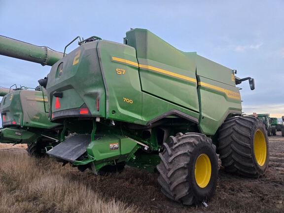 2025 John Deere S7 700 Combine