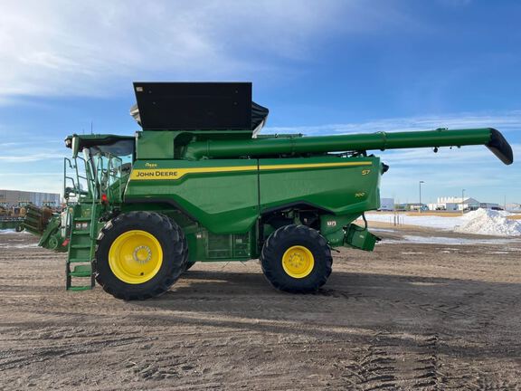 2025 John Deere S7 700 Combine