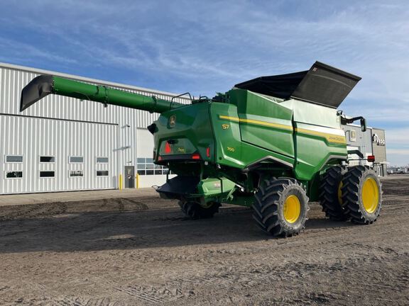 2025 John Deere S7 700 Combine